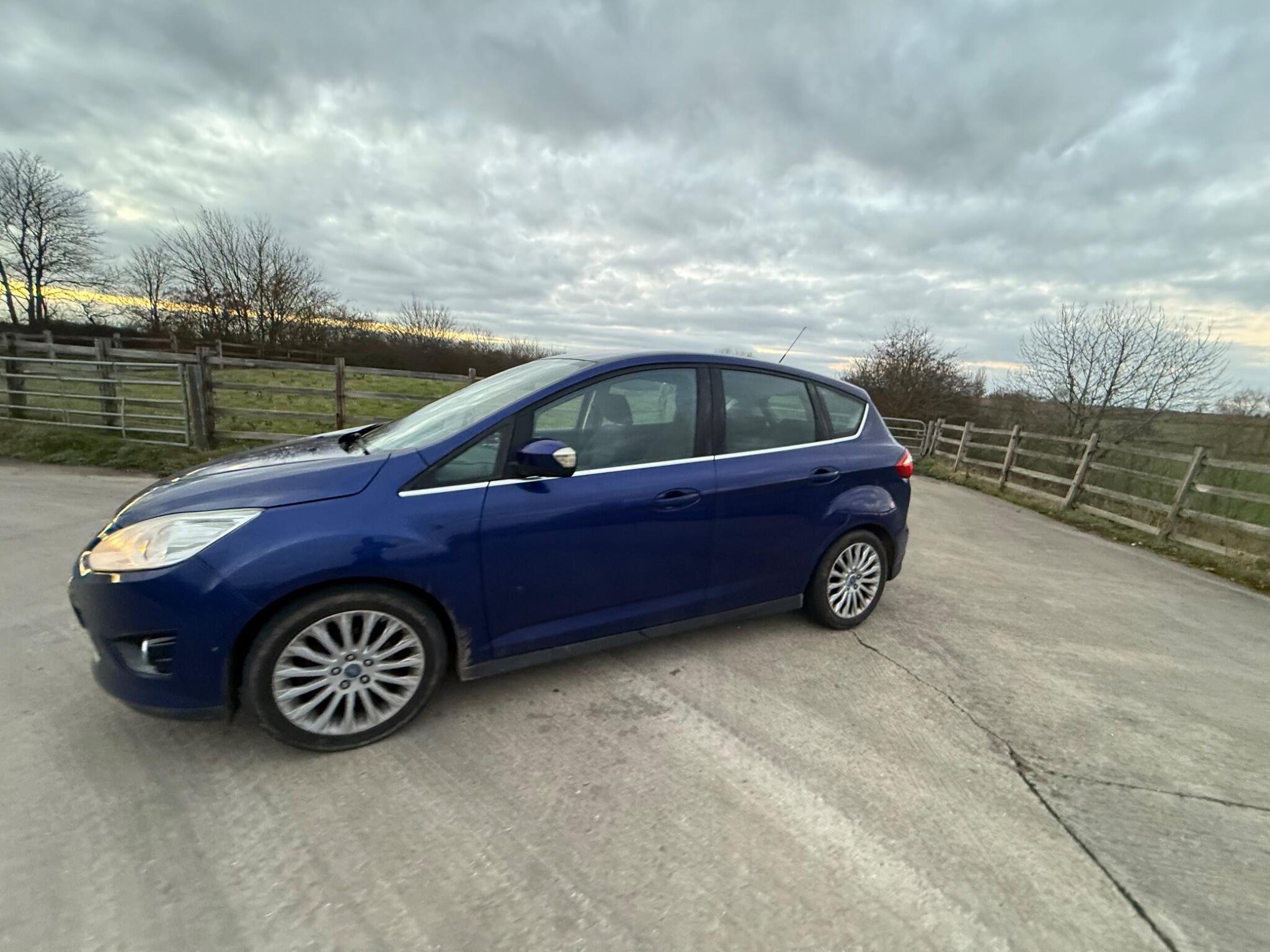 Ford C-Max 1.6 TDCi Titanium Euro 5 5dr — photo 54 of 104